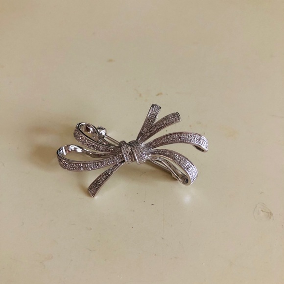 Ross and Simons .10ct t.w. Diamon Ribbon pin - Picture 1 of 2